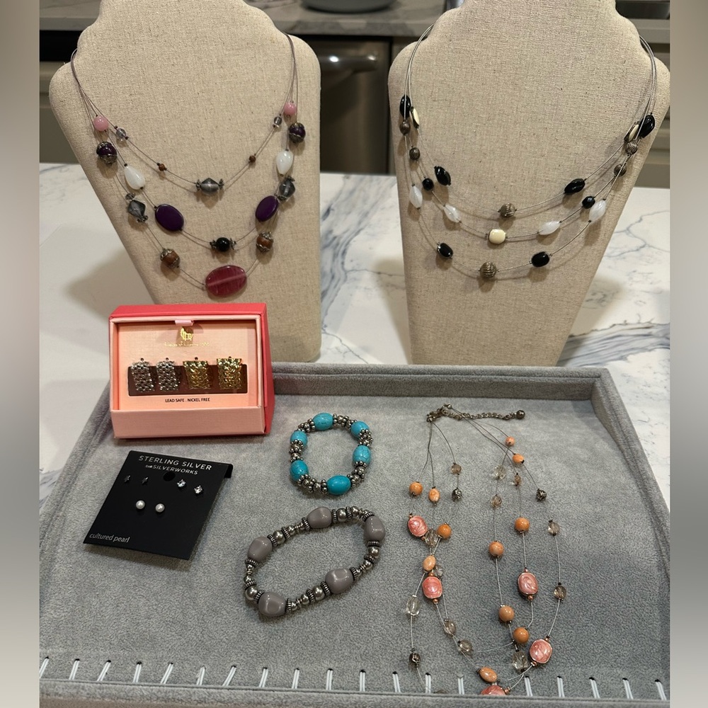 Jewelry Bundle earrings, necklace and bracelets (Bundle 1)